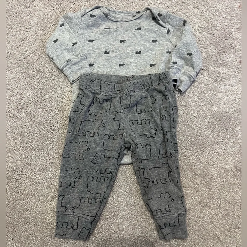 ⭐️5/$25⭐️ Carter’s 2-Piece Gray Bear Baby Outfit 3M